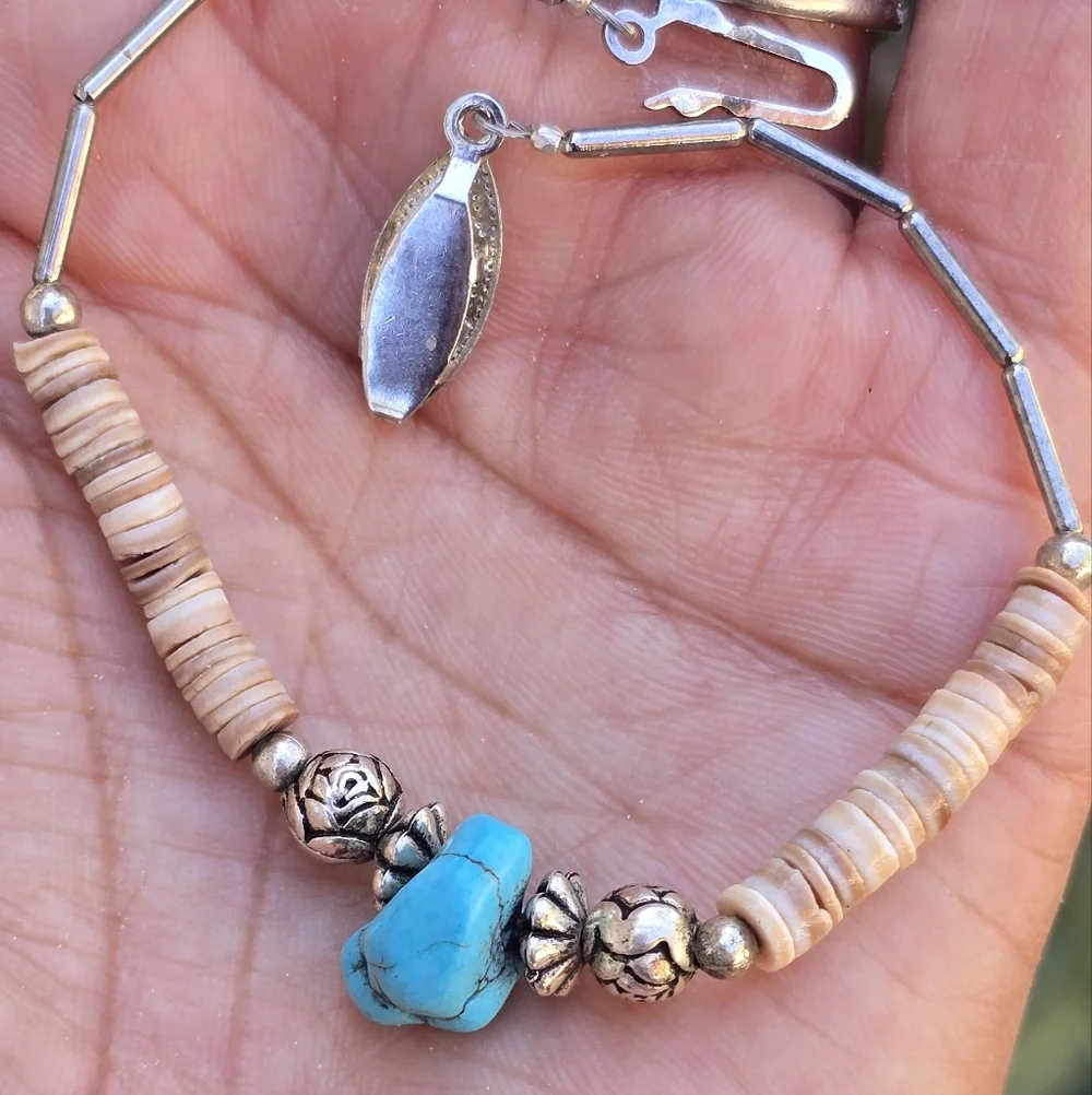 Vintage Native American style heishi chunky howlite turquoise shells bracelet